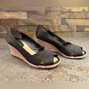 Adrienne Vittadini Bailee Espadrille Wedge Pump Size 10 - Black - Peep Toe